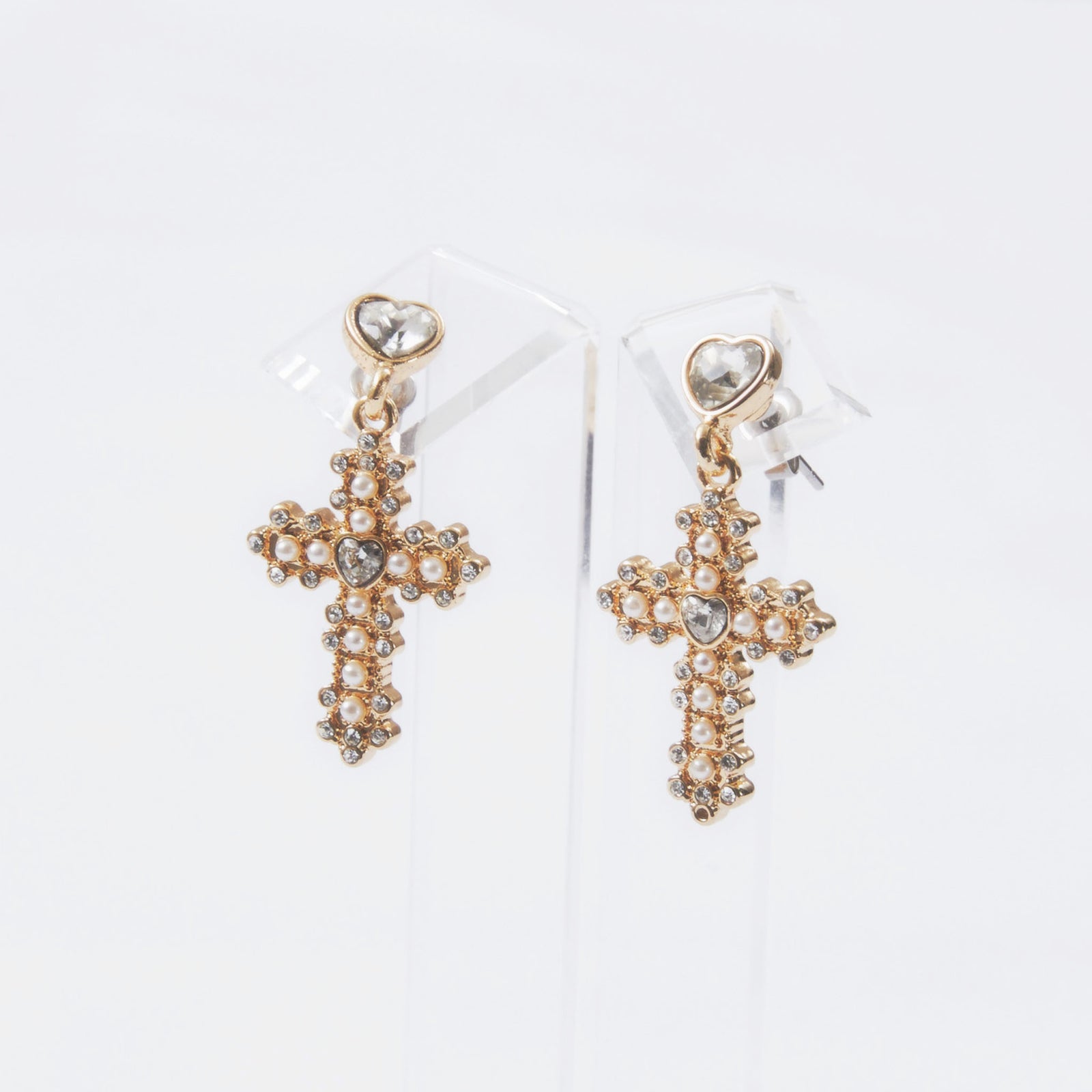 cross heart pierce – Mel cinna